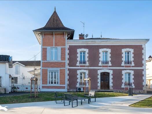 Maison à vendre 249 000 € 7 pièces 5 chambres 199 m² 1 090 m² de terrain Souprosse 40250