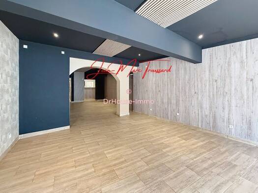 Local commercial à vendre 239 000 € 100 m² de surface de vente Bordeaux 33800