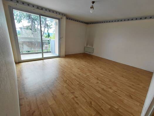 Appartement à vendre 118 000 € 3 pièces 2 chambres 71,43 m² Étage 2/3 Faubourg Nord Auch 32000