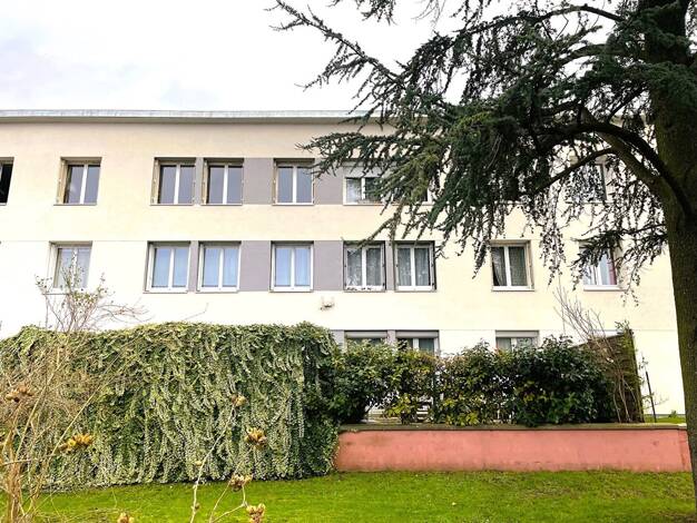 Appartement à vendre 179 000 € 4 pièces 2 chambres 61 m² Dernier étage, Étage 3/3 Les Lutins Saint Leu la Foret 95320