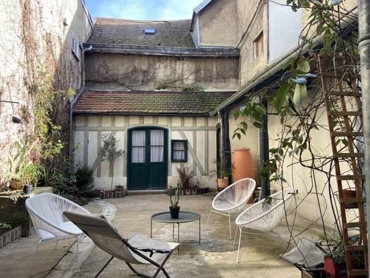 Maison à vendre 445 000 € 8 pièces 5 chambres 210 m² 154 m² de terrain Cathédrale Troyes 10000