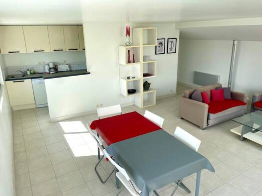 Duplex à louer 980 € 3 pièces 2 chambres 79,9 m² Centre Ville Royan 17200