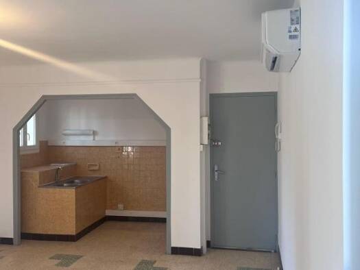 Appartement à louer 680 € 3 pièces 2 chambres 57 m² Étage 1/1 Riez 04500