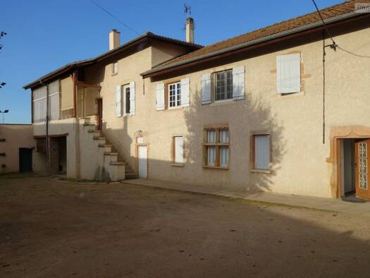 Maison à vendre 225 000 € 6 pièces 3 chambres 129 m² 800 m² de terrain Mâcon 71000