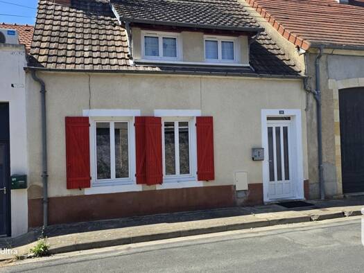 Maison de ville à vendre 79 990 € 4 pièces 3 chambres 96 m² 1 058 m² de terrain Dun-sur-Auron 18130