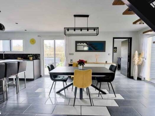 Maison à vendre 421 200 € 6 pièces 4 chambres 116 m² 616 m² de terrain Est Gouesnou 29850