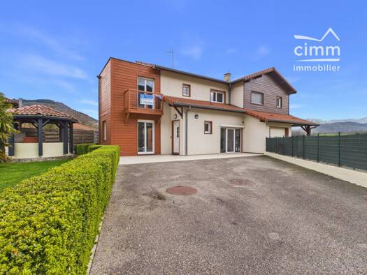 Maison à vendre 279 000 € 4 pièces 3 chambres 113 m² 770 m² de terrain Voiron 38500