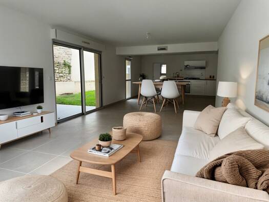 Appartement à vendre - Première occupation 464 500 € 3 pièces 2 chambres 109 m² Étage 1/3 Forcalquier 04300