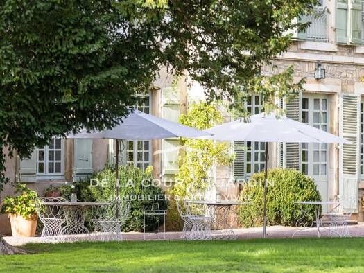 Maison à vendre 1 950 000 € 15 pièces 8 chambres 800 m² 7 100 m² de terrain Givry 71640