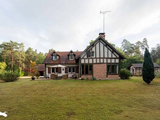 Maison à vendre 431 730 € 5 pièces 3 chambres 153 m² 10 100 m² de terrain Salbris 41300