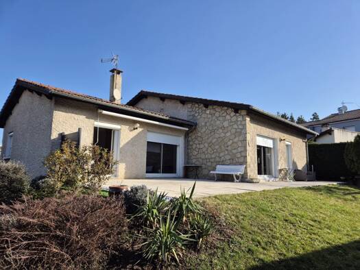 Maison à vendre 269 000 € 5 pièces 131 m² 752 m² de terrain Taulhac Le Puy-en-Velay 43000