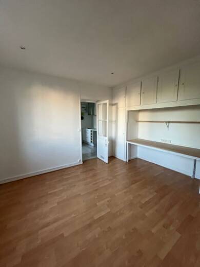 Appartement à louer 870 € 1 pièce 23 m² Étage 2/4 Le Kremlin Bicetre 94270