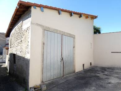 Maison à vendre 43 500 € 3 pièces 61 m² Vieux Pont du Chateau Pont du Chateau 63430