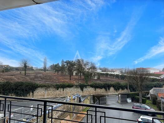 Appartement à vendre 137 800 € 1 pièce 28 m² Étage 2/3 Champlain Rochefort 17300