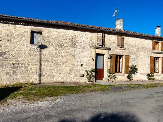 Maison à vendre 240 000 € 5 pièces 3 chambres 152 m² 895 m² de terrain Cherbonnières 17470