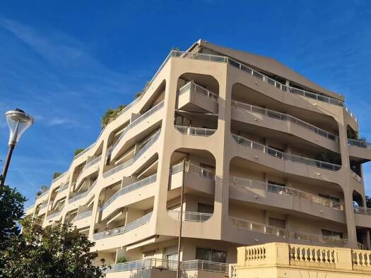 Appartement à vendre 273 000 € 3 pièces 2 chambres 69,17 m² Étage 3/6 Secteur Sauvegarde Grasse 06130