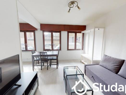 Appartement à louer 624 € 3 pièces 2 chambres 53 m² RDC Les Faubourgs Nord Charleville-Mézières 08000