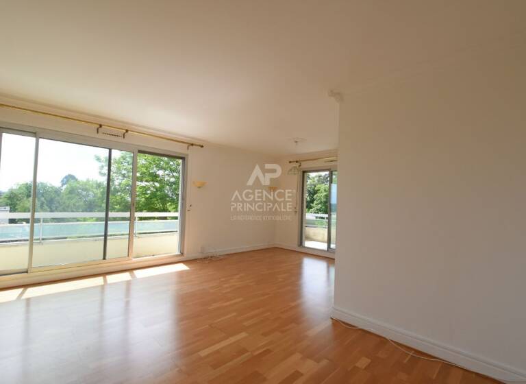 Appartement à louer 1 683 € 3 pièces 2<br/>chambres 74 m²<br/>superficie 4/5<br/>étage Bernard de Jussieu-Petits Bois-Picardie Versailles 78000