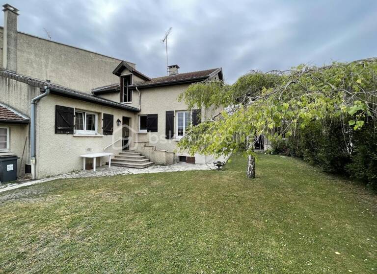 Maison à vendre 164 500 € 4 pièces 2<br/>chambres 90 m²<br/>superficie 470 m²<br/>terrain Village-Pierre Semard Fagnières 51510