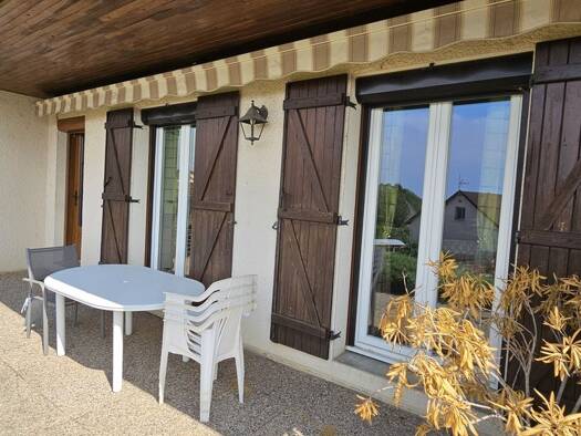 Maison de plain-pied à vendre 198 000 € 5 pièces 4 chambres 81 m² 1 383 m² de terrain Arc-lès-Gray 70100