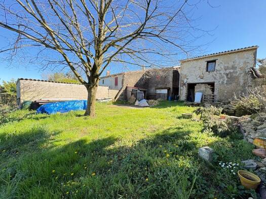 Maison à vendre 75 000 € 3 pièces 2 chambres 96 m² 555 m² de terrain Pech-Luna 11420