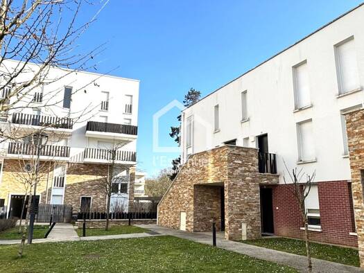 Maison à vendre - Première occupation 269 000 € 3 pièces 2 chambres 65,4 m² 34 m² de terrain La Coudraie Poissy 78300