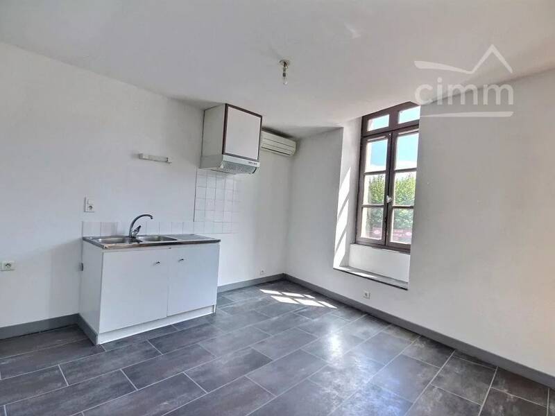 Maison à louer, 30m², ROCHEMAURE