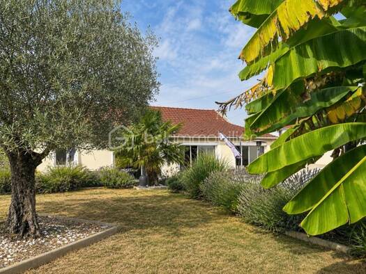 Maison de plain-pied à vendre 275 000 € 5 pièces 3 chambres 111 m² 1 039 m² de terrain Gastins 77370