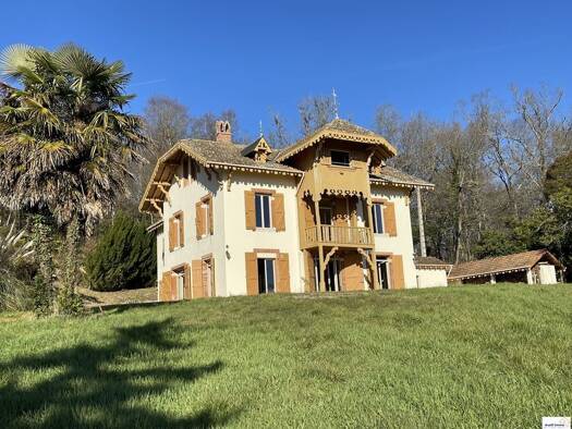 Maison à vendre 748 000 € 12 pièces 8 chambres 375 m² 40 954 m² de terrain Bois de la Pierre 31390