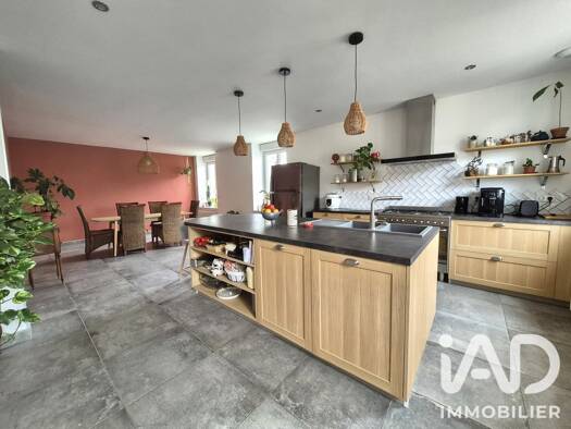 Maison à vendre 349 000 € 7 pièces 4 chambres 245 m² 1 023 m² de terrain Sud Rethel 08300