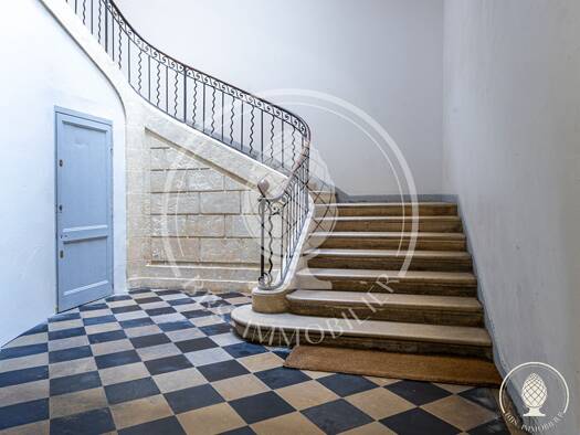 Duplex à vendre 1 081 600 € 5 pièces 3 chambres 230 m² Étage 2/3 Centre Ville La Rochelle 17000