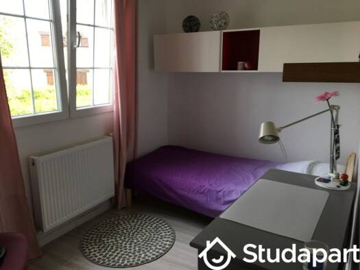Studio à louer - logement étudiant 650 € 1 pièce 1 chambre 10 m² disponible dès maintenant Saint-Germain-en-Laye 78112