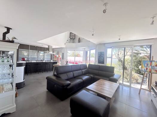 Maison à vendre 309 750 € 5 pièces 4 chambres 133,6 m² 815 m² de terrain Les Pineaux 85320