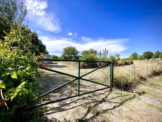 Propriété de loisirs à vendre 27 500 € 2 120 m² de terrain Mésanger 44522