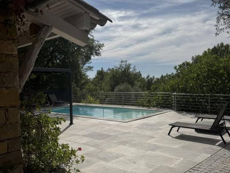 Maison à vendre, 185m², TOURRETTES