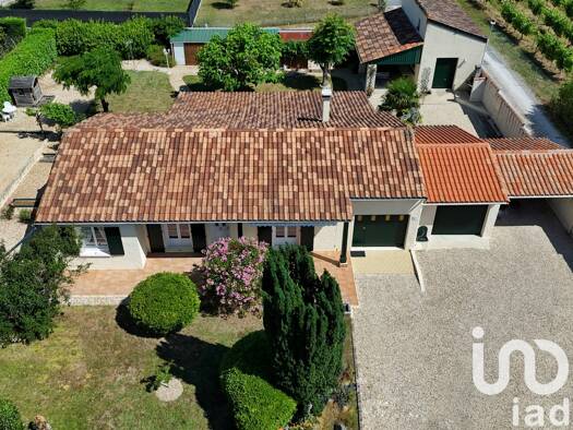 Maison de plain-pied à vendre 250 000 € 5 pièces 3 chambres 111 m² 1 213 m² de terrain Asnières-sur-Nouère 16290