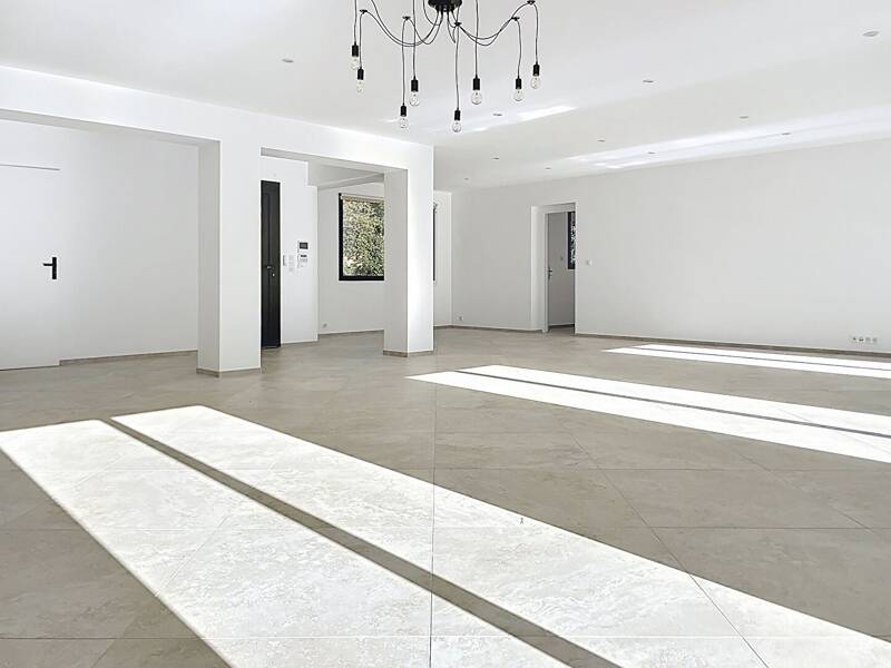 Maison à louer, 244m², LE THOLONET