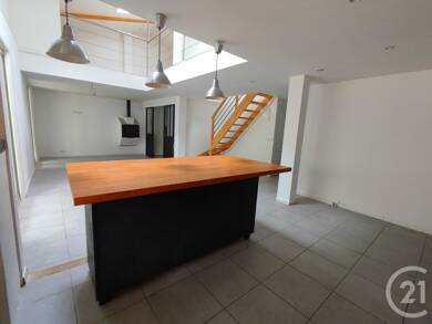 Maison à louer 1 080 € 4 pièces 2 chambres 110 m² Arles 13200