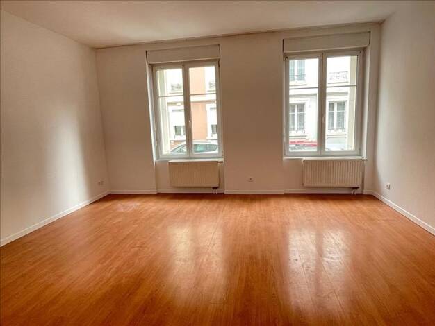 Appartement à louer 770 € 3 pièces 2 chambres 75 m² RDC Europe Nouveau Bassin-Centre Mulhouse 68100