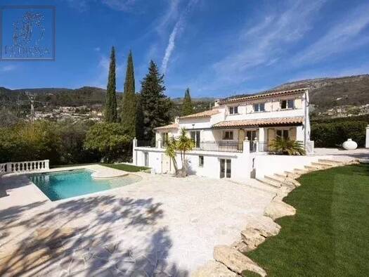 Villa à louer 4 500 € 6 pièces 6 chambres 209 m² 1 000 m² de terrain Tourrettes-sur-Loup 06140