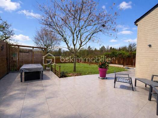 Maison à vendre 289 500 € 6 pièces 4 chambres 140 m² 490 m² de terrain Les Pommeraies Laval 53000