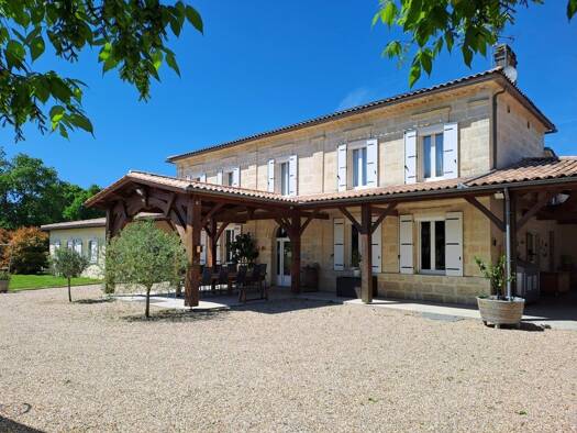 Maison à vendre 1 144 000 € 12 pièces 8 chambres 323 m² 35 000 m² de terrain Périssac 33240