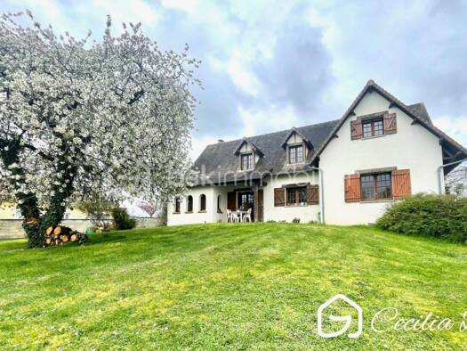 Maison à vendre 345 000 € 7 pièces 5 chambres 180 m² Sens 89100