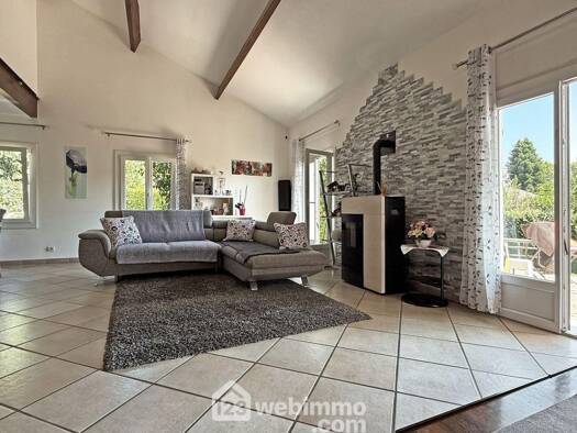 Maison à vendre 490 000 € 7 pièces 4 chambres 172 m² 865 m² de terrain Marolles-en-Brie 94440