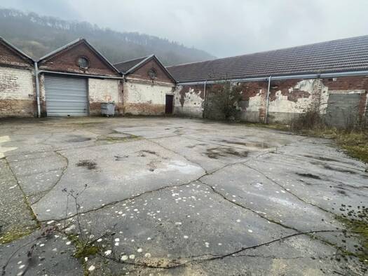 Local d'activités à vendre 245 000 € 275 m² d'espace de stockage Notre-Dame-de-Bondeville 76960