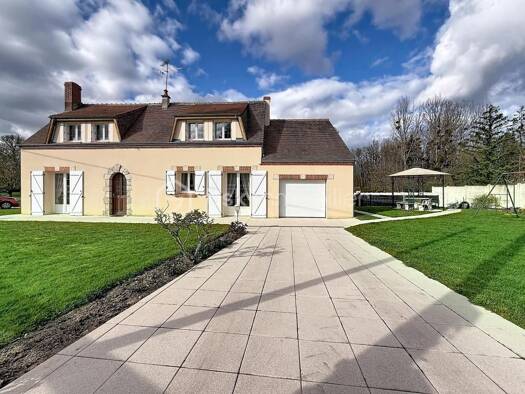 Maison à vendre 285 000 € 7 pièces 4 chambres 127 m² 16 143 m² de terrain Selles-sur-Cher 41130