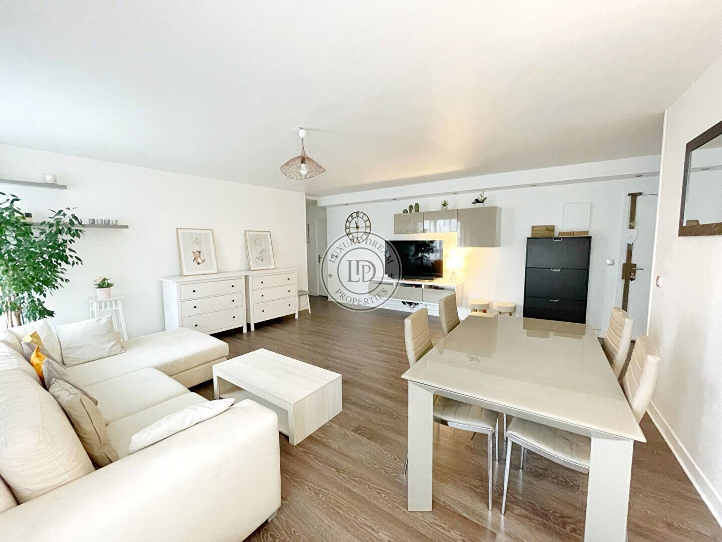Maison à louer, 81m², COURBEVOIE