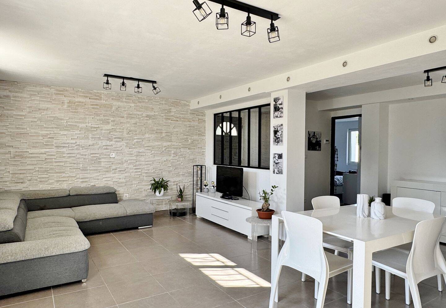 Maison à vendre, 95m², GREZIEU LA VARENNE