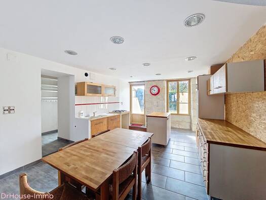 Maison à vendre 137 800 € 4 pièces 2 chambres 106 m² Saint-Maixent-l'École 79400