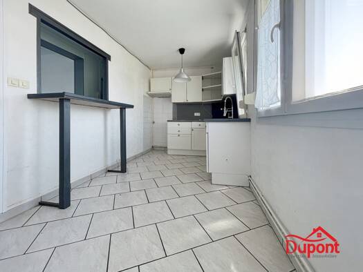 Appartement à vendre 61 000 € 4 pièces 2 chambres 66 m² Étage 4/4 Saint-Quentin 02100
